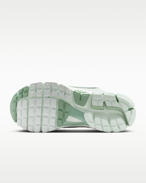 Оригинальные кроссовки Nike Zoom Vomero 5 "Barely Green/Steam/Spruce Aura/Metallic Silver" (IV4311-300) IV4311-300 фото