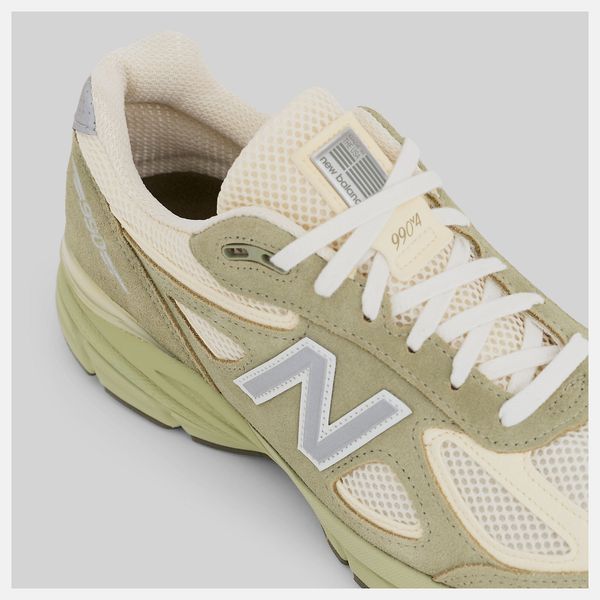 Оригінальні кросівки New Balance 990v4 Made in USA "Olive leaf / Permafrost / Light Olive" (U9901MX) U9901MX фото