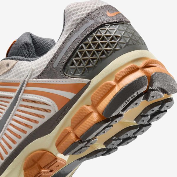 Оригінальні чоловічі кросівки Nike Zoom Vomero 5 "Phantom/ Flat Pewter-Copper Moon" (IB7469-030) IB7469-030 фото