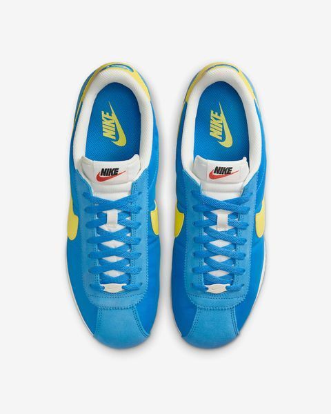 Оригінальні чоловічі кросівки Nike Cortez Textile "Light Photo Blue/Sail/Muslin/Lightning" (HF0263-402) HF0263-402 фото