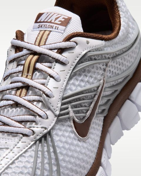 Оригінальні жіночі кросівки Nike Zoom Skylon 11 "White/Metallic Silver/Cacao Wow" (IU7360-102) IU7360-102 фото