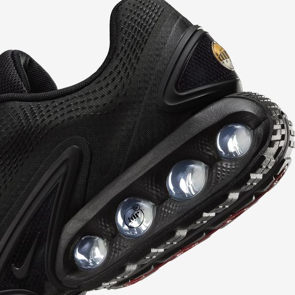 Оригінальні чоловічі кросівки Nike Air Max Dn "Black / Black / Metallic Dark Grey" (DV3337-006) DV3337-006 фото