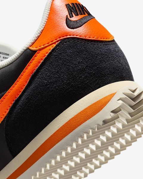 Оригінальні чоловічі кросівки Nike Cortez Textile "Black/Sail/Muslin/Safety Orange" (HF0263-003) HF0263-003 фото