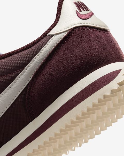 Оригінальні кросівки Nike Wmns Cortez Textile "Burgundy Crush/Sail" (DZ2795-605) DZ2795-605 фото