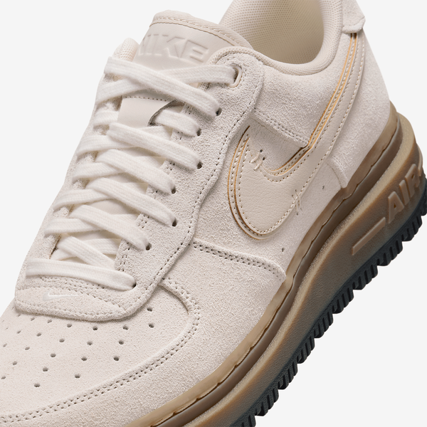 Оригінальні чоловічі кросівки Nike Air Force 1 Luxe "Light Orewood Brown Gum Dark Brown" (HV2531-100) HV2531-100 фото