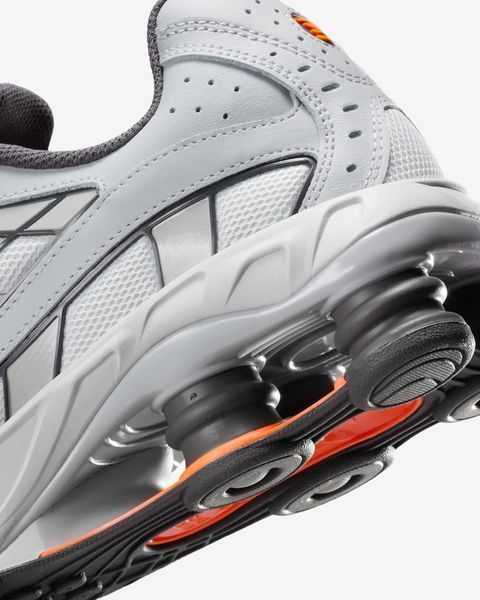 Оригинальные мужские кроссовки Nike Shox Ride 2 "Photon Dust/Light Smoke Grey/Medium Ash/Total Orange" (IO4296-004) IO4296-004 фото
