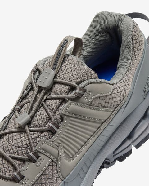 Оригінальні чоловічі кросівки Nike Zoom Vomero Roam "Metallic Pewter/Cool Grey/Anthracite/Metallic Pewter" (HV6901-001) HV6901-001 фото