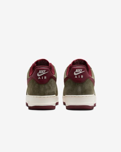 Оригінальні чоловічі кросівки Nike Air Force 1 Low '07 LV8 "Cargo Khaki/Pale Ivory/Dark Team Red" (FQ8714-302) FQ8714-302 фото