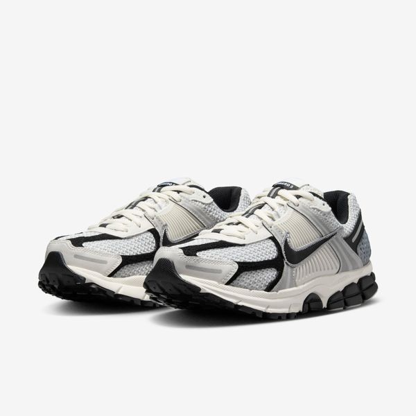 Оригінальні кросівки Nike Zoom Vomero 5 " Photon Dust/Phantom/Metallic Silver" (HQ1182-001) HQ1182-001 фото