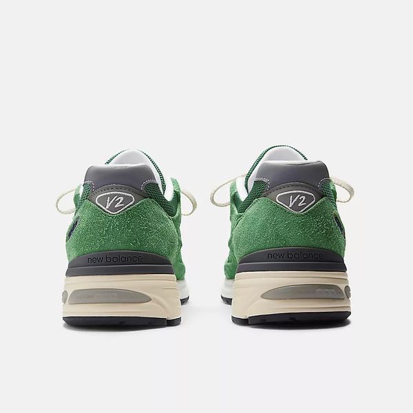 Оригінальні кросівки New Balance 991v2 Made in UK "Mineral Green/Comfrey/Moon Mist" (U991GV2) U991GV2 фото