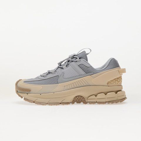 Оригінальні чоловічі кросівки Nike Zoom Vomero Roam "Wolf Grey/ Wolf Grey-Sanddrift-Hemp" (HJ4646-001) HJ4646-001 фото