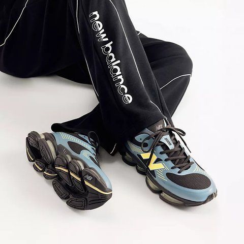 Оригинальные кроссовки New Balance 2000 Abzorb Night Lights "Faded Black / Zinc Blue / Enoki" (U20001K7) U20001K7 фото