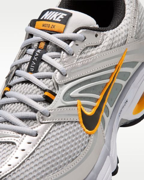 Оригинальные кроссовки Nike Air Max Moto 2K "Wolf Grey/Vast Grey/Sundial/Black" (IO9279-007) IO9279-007 фото