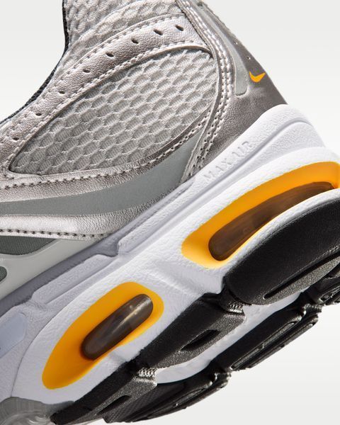 Оригинальные кроссовки Nike Air Max Moto 2K "Wolf Grey/Vast Grey/Sundial/Black" (IO9279-007) IO9279-007 фото