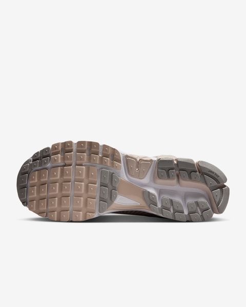 Оригінальні чоловічі кросівки Nike Zoom Vomero 5 "Light Orewood Brown/White/Metallic Platinum/Light Smoke Grey" (HF1553-101) HF1553-101 фото