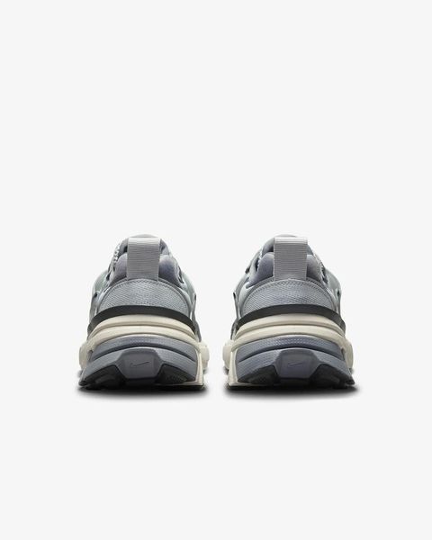 Оригінальні жіночі кросівки Nike Wmns V2K Run "Pure Platinum / Wolf Grey / Cool Grey" (FD0736-003) FD0736-003 фото