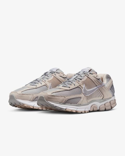 Оригінальні чоловічі кросівки Nike Zoom Vomero 5 "Light Orewood Brown/White/Metallic Platinum/Light Smoke Grey" (HF1553-101) HF1553-101 фото