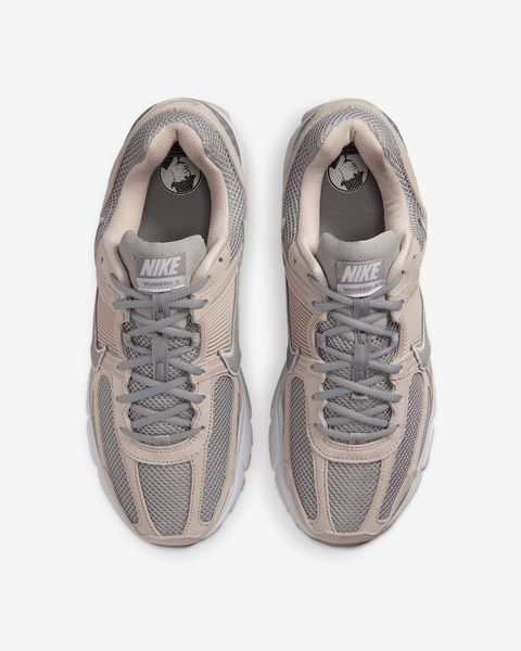 Оригінальні чоловічі кросівки Nike Zoom Vomero 5 "Light Orewood Brown/White/Metallic Platinum/Light Smoke Grey" (HF1553-101) HF1553-101 фото