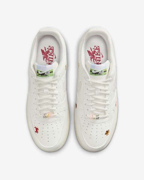 Оригинальные женские кроссовки Nike Wmns Air Force 1 '07 SE LNY "Sail/Phantom/Team Crimson" (IQ1143-100) IQ1143-100 фото