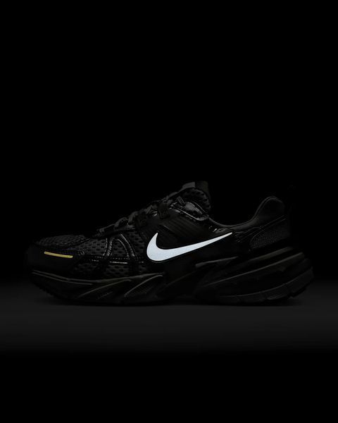 Оригінальні жіночі кросівки Nike Wmns V2K Run "White / Khaki / Metallic Silver" (HJ7245-100) HJ7245-100 фото