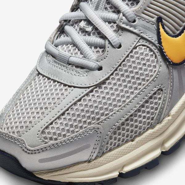 Оригінальні чоловічі кросівки Nike Zoom Vomero 5 "Pure Platinum / Laser Orange" (FJ4151-001) FJ4151-001 фото