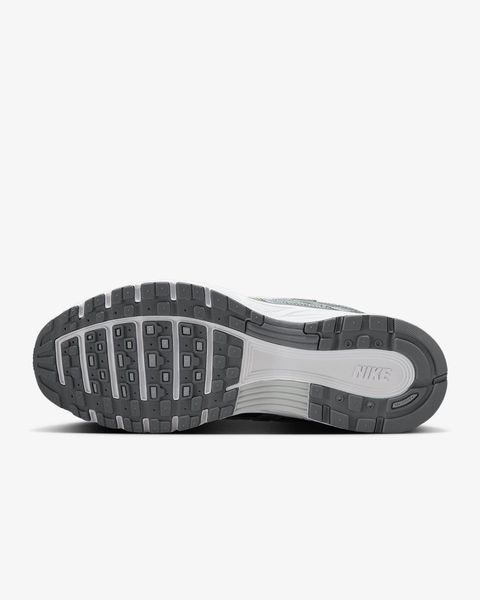 Оригинальные мужские кроссовки Nike P-6000 "Metallic Cool Grey/White/Wolf Grey" (CD6404-023) CD6404-023 фото