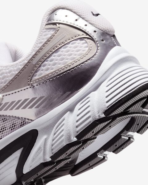 Оригінальні кросівки Nike V5 RNR "White/Vast Grey/College Grey/Black" (HJ5228-104) HJ5228-104 фото
