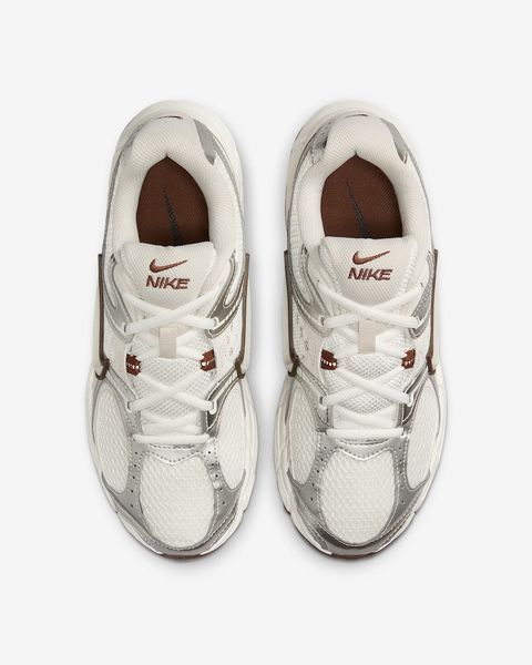 Оригінальні кросівки Nike V5 RNR "Sail/Fauna Brown/Phantom/Light Orewood Brown" (HQ7901-102) HQ7901-102 фото