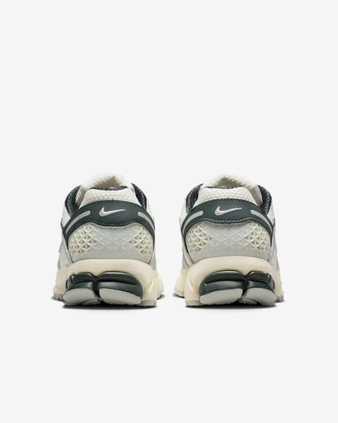 Оригінальні кросівки Nike Wmns Zoom Vomero 5 "Sail/Light Silver/Seaweed/Metallic Silver" (IO7452-133) IO7452-133 фото