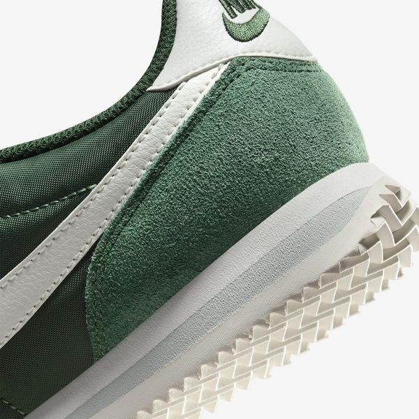 Оригінальні кросівки Nike Cortez "Fir / Sail / Light Silver / Sail" (DZ2795-300) DZ2795-300 фото