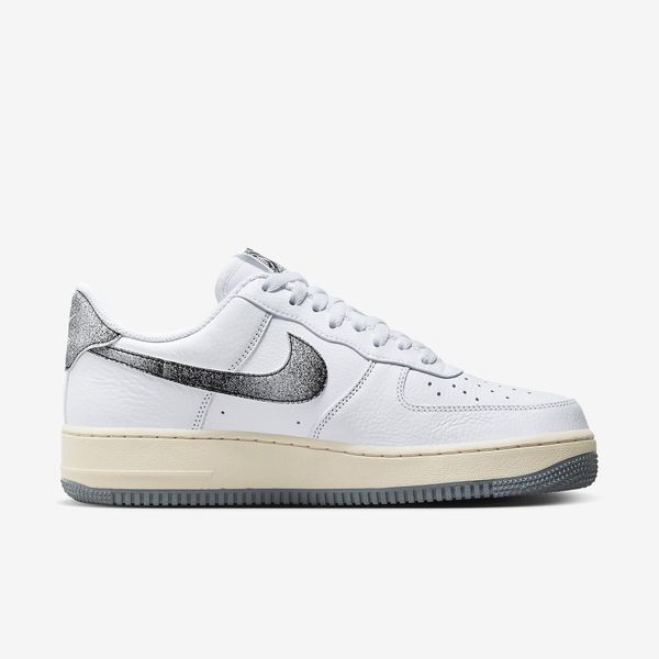 Оригінальні чоловічі кросівки Nike Air Force 1 Low '07 LX Classics "White/Smoke grey/Beach" (DV7183-100) DV7183-100 фото
