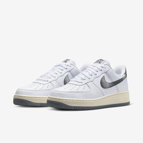 Оригінальні чоловічі кросівки Nike Air Force 1 Low '07 LX Classics "White/Smoke grey/Beach" (DV7183-100) DV7183-100 фото