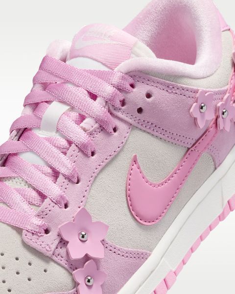 Оригінальні кросівки Nike Dunk Low SE "Florette" "Pink Foam/Sail/Pink Rise" (IV4726-600) IV4726-600 фото