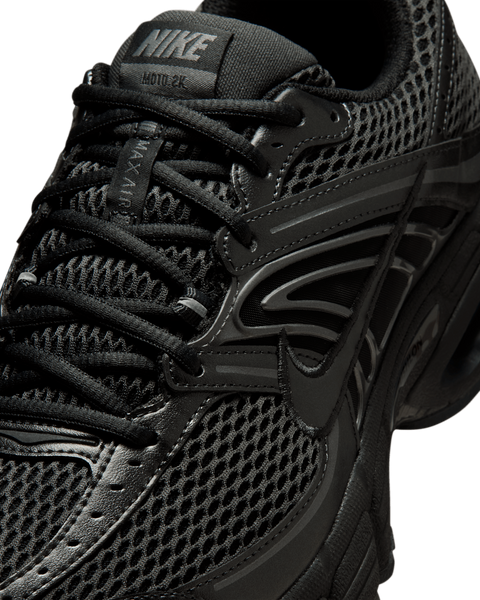 Оригинальные мужские кроссовки Nike Air Max Moto 2k "Black/Metallic Dark Grey/Dark Smoke Grey" (IO9279-001) IO9279-001 фото
