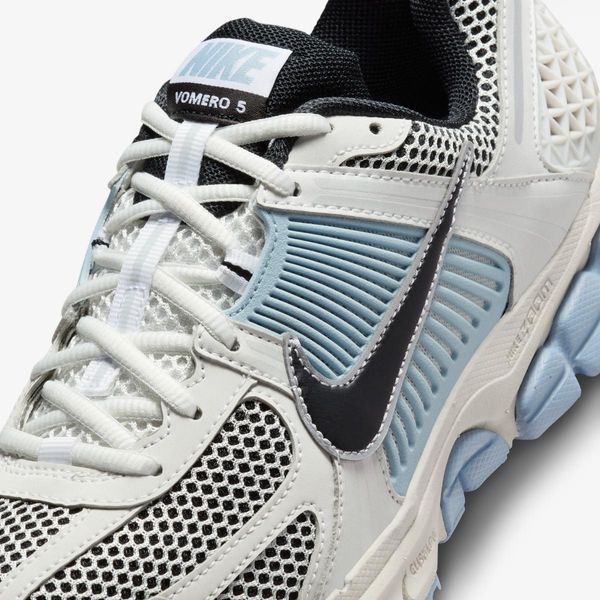 Оригинальные женские кроссовки Nike Wmns Zoom Vomero 5 "Platinum Tint / Black - LT Armory Blue" (FQ7079-001) FQ7079-001 фото