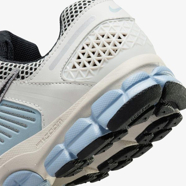 Оригинальные женские кроссовки Nike Wmns Zoom Vomero 5 "Platinum Tint / Black - LT Armory Blue" (FQ7079-001) FQ7079-001 фото