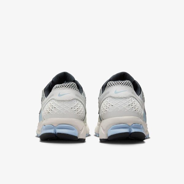 Оригинальные женские кроссовки Nike Wmns Zoom Vomero 5 "Platinum Tint / Black - LT Armory Blue" (FQ7079-001) FQ7079-001 фото