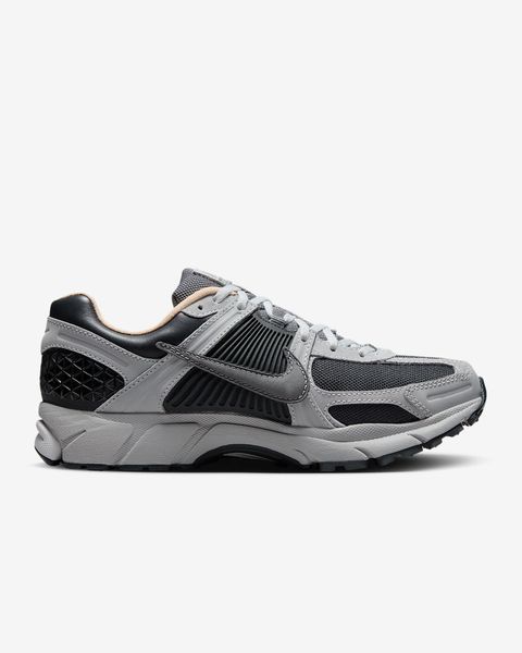 Оригинальные мужские кроссовки Nike Zoom Vomero 5 "Dark Smoke Grey/Light Smoke Grey" (HV5982-001) HV5982-001 фото