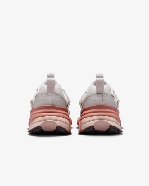 Оригінальні кросівки Nike V2K Run GORE-TEX "Phantom/Light Bone/Terra Blush/Phantom" (FZ2622-003) FZ2622-003 фото