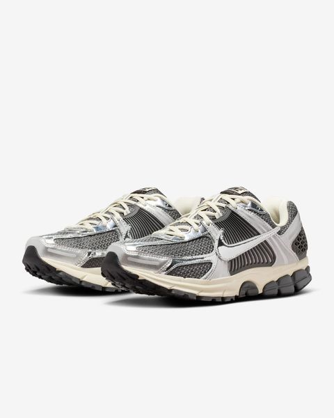 Оригінальні чоловічі кросівки Nike Zoom Vomero 5 "Iron Grey/Metallic Silver/Coconut Milk/Chrome" (IM3486-001) IM3486-001 фото