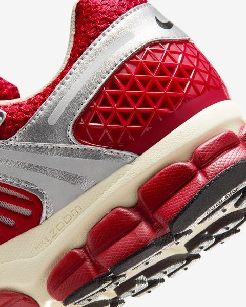 Оригінальні чоловічі кросівки Nike Zoom Vomero 5 "Gym Red/Metallic Silver/Coconut Milk/Chrome" (IM3486-600) IM3486-600 фото