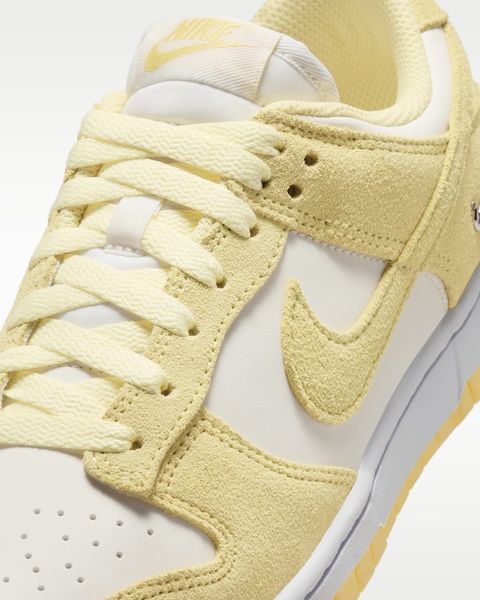 Оригинальные кроссовки Nike Wmns Dunk Low "Sail/White/Metallic Silver/Soft Yellow" (IO4244-104) IO4244-104 фото