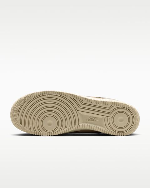 Оригінальні чоловічі кросівки Nike Air Force 1 '07 LV8 "Denim" "Desert Khaki/Light Khaki/Metallic Silver" (IR0951-201) IR0951-201 фото