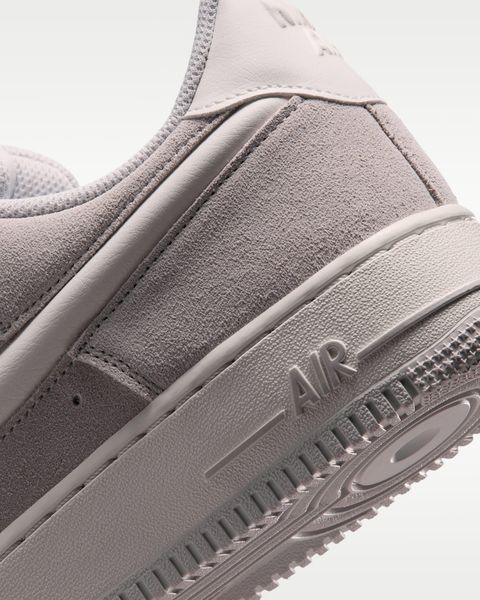 Оригінальні кросівки Nike Air Force 1 '07 LV8 "Vast Grey / Sail" (IU7592-078) IU7592-078 фото