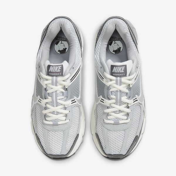 Оригинальные женские кроссовки Nike Wmns Zoom Vomero 5 "Pure Platinum / Metallic SIlver" (FD9919-001) FD9919-001 фото