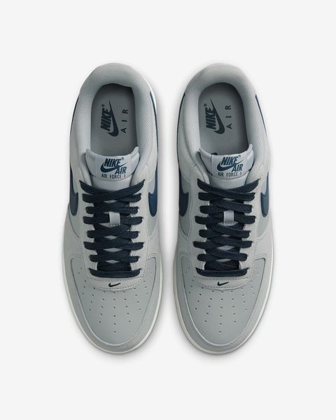 Оригінальні чоловічі кросівки Nike Air Force 1 '07 LV8 "Light Smoke Grey/Gum Light Brown/Summit White/Armory Navy" (IB6388-003) IB6388-003 фото