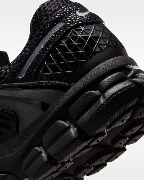 Оригинальные женские кроссовки Nike Zoom Vomero 5 "Black/Metallic Silver/Anthracite" (II6236-001) II6236-001 фото