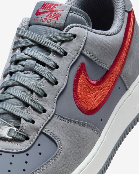 Оригинальные мужские кроссовки Nike Air Force 1 '07 LV8 "Cool Grey/Team Crimson/Summit White/Rust Factor" (IB6842-001) IB6842-001 фото