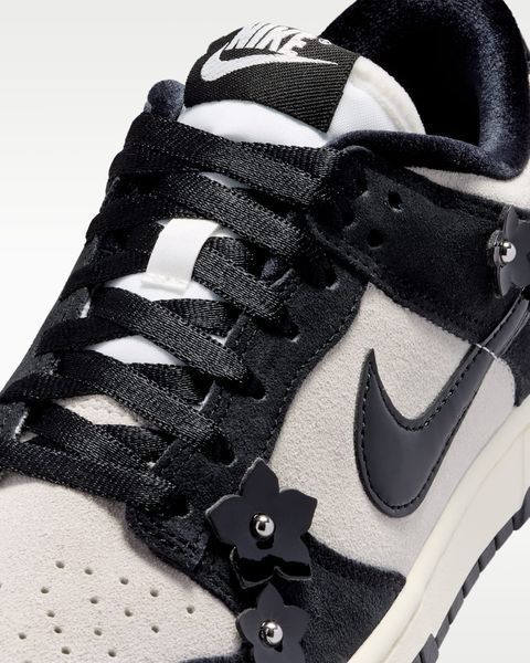 Оригинальные кроссовки Nike Dunk Low SE "Florette" "Black/Sail/Black" (IV4726-002) IV4726-002 фото