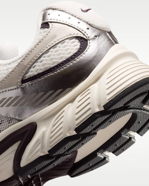 Оригінальні чоловічі кросівки Nike V5 RNR "Phantom / Moon Particle / Burgundy Ash" (HJ5228-011) HJ5228-011 фото